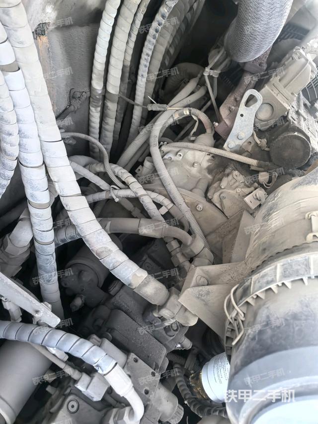 散热器全景（压路机发动机舱）