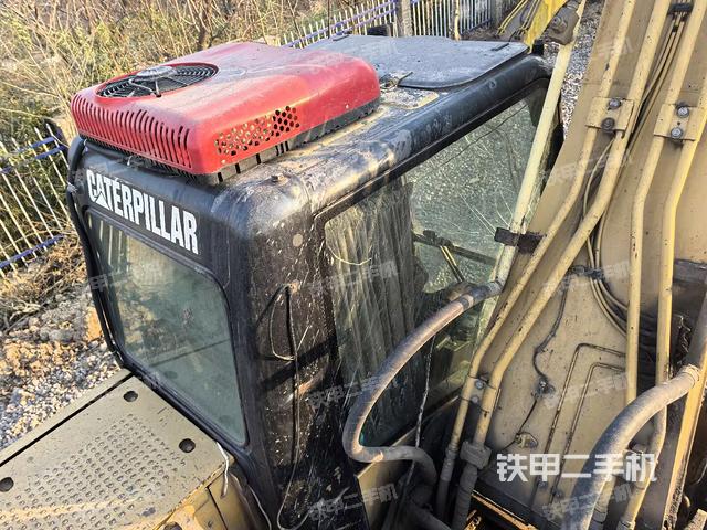 驾驶室顶部（整机外观）