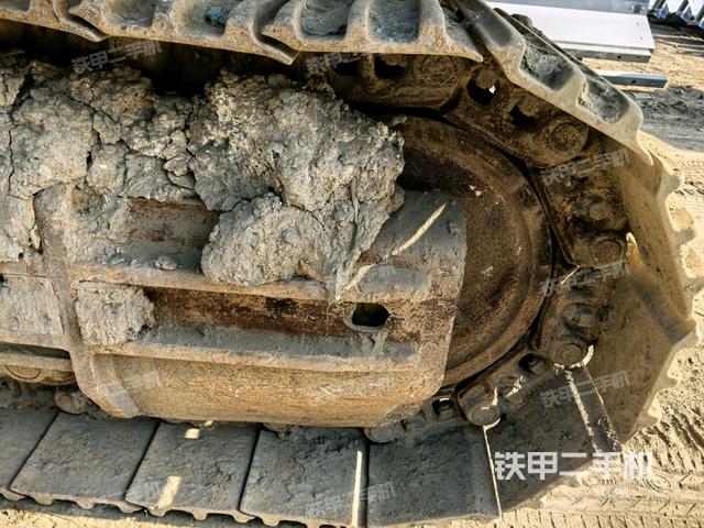 右驱动轮（行走机构）