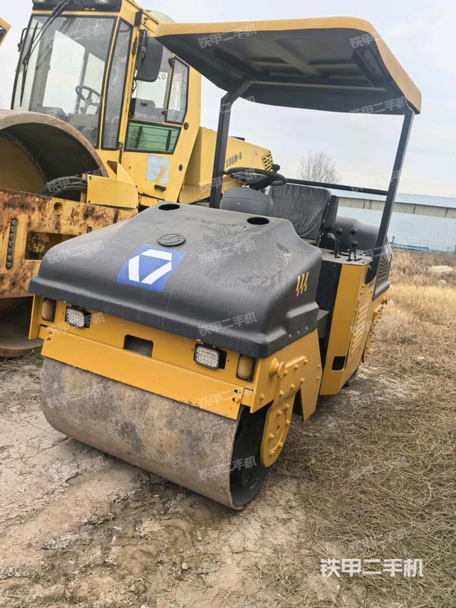 徐工XMR303压路机