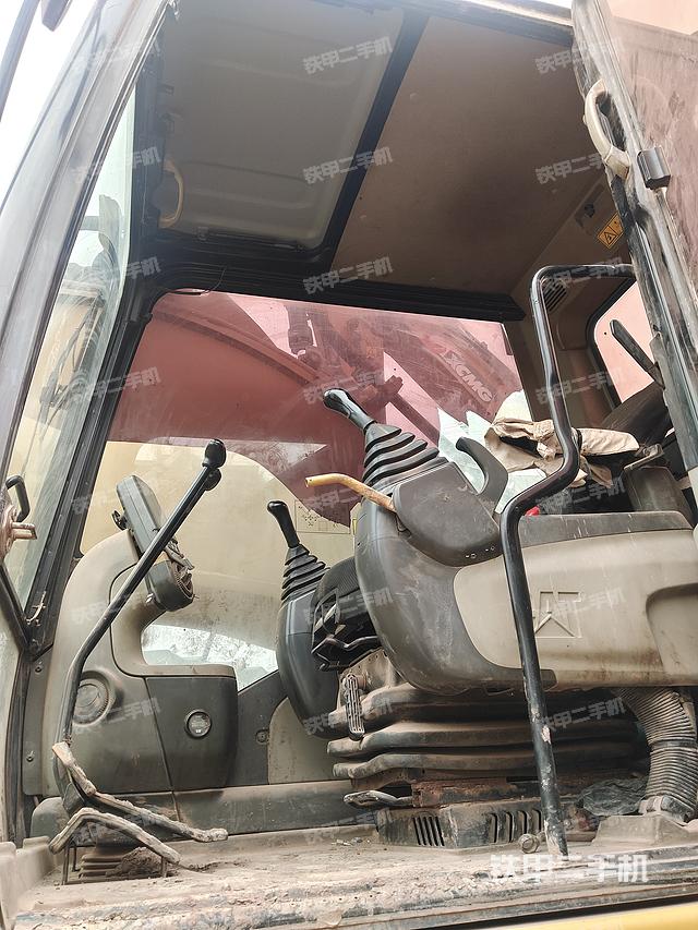 駕駛室頂部（整機(jī)外觀）