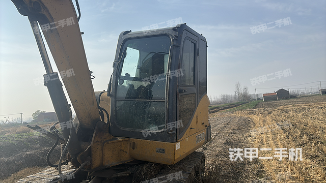 驾驶室整体（整机外观）