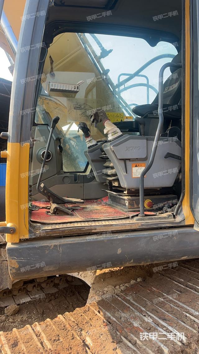 駕駛室整體（整機(jī)外觀）