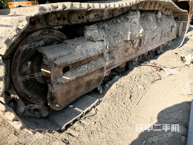 右侧行走马达盖板（行走机构）