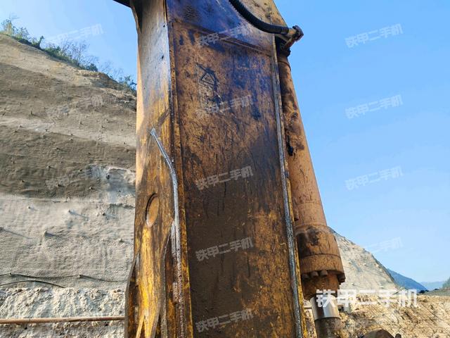 小臂整体左后（工作和回转装置）