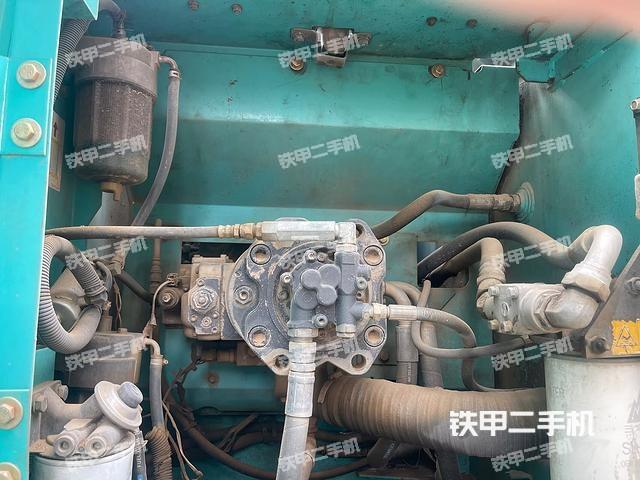 液壓泵艙室正面整體（整機(jī)外觀）