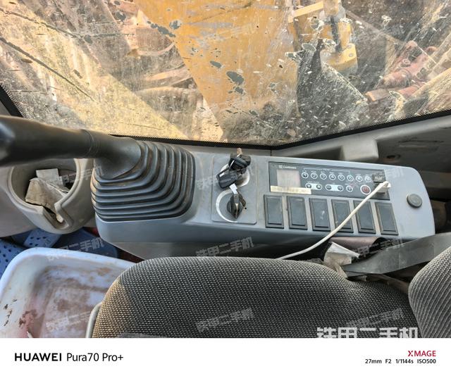 座椅右側(cè)控制臺(tái)/鑰匙門(mén)/油門(mén)/含右手柄（駕駛室部分）