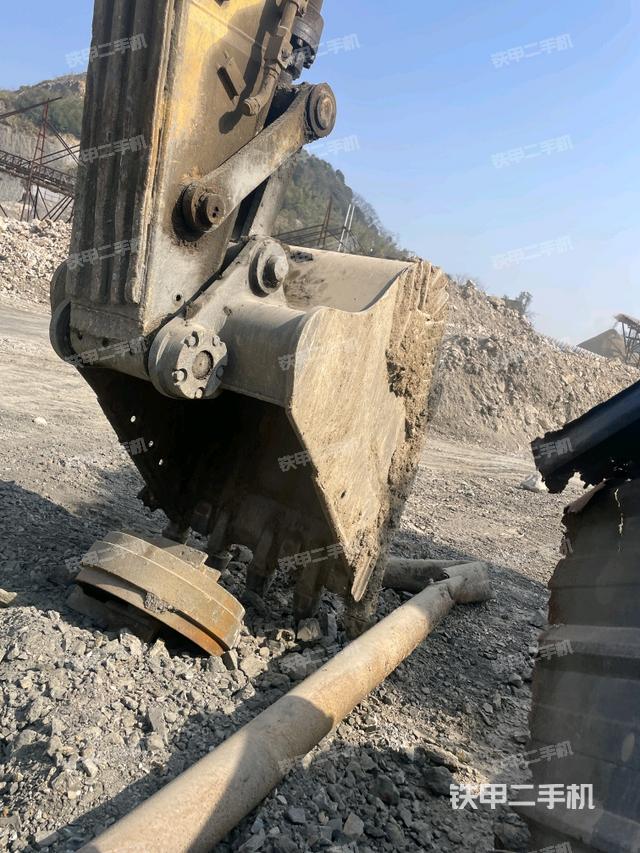 鏟斗右后整體（工作和回轉(zhuǎn)裝置）