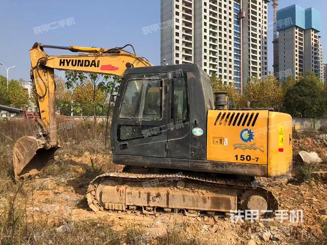 现代R110-7挖掘机