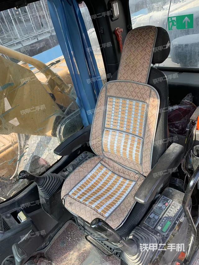 驾驶室整体（整机外观）