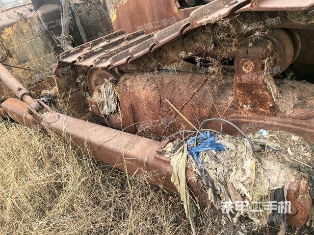 松土器全景（推土機(jī)底盤(pán)及工作裝置）