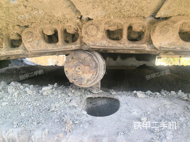 右驱动轮（行走机构）