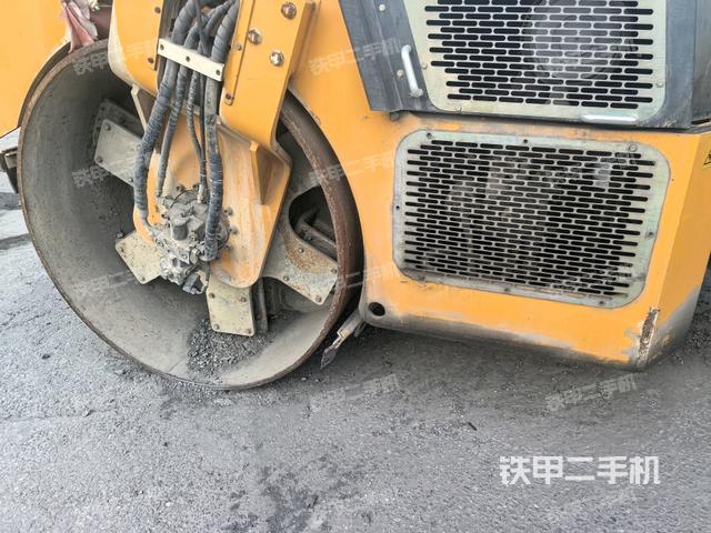 正左侧（压路机整机外观）