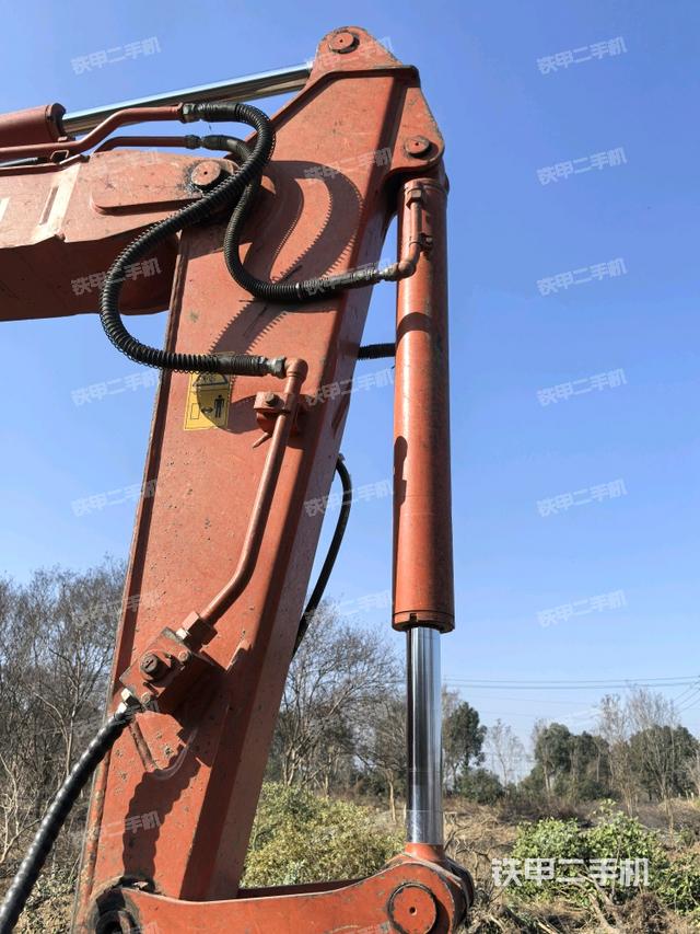 大臂根部?斜（工作和回轉(zhuǎn)裝置）