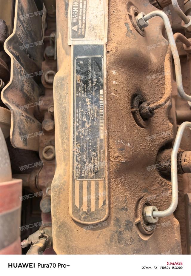 氣門(mén)室蓋螺絲特寫(xiě)（上車(chē)部件）