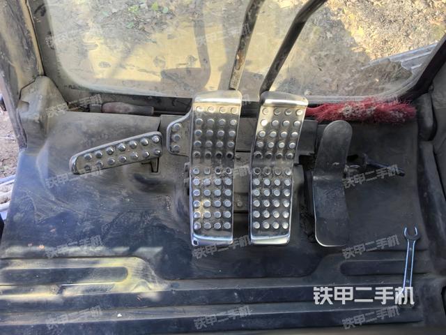 座椅右側(cè)控制臺(tái)/鑰匙門/油門/含右手柄（駕駛室部分）