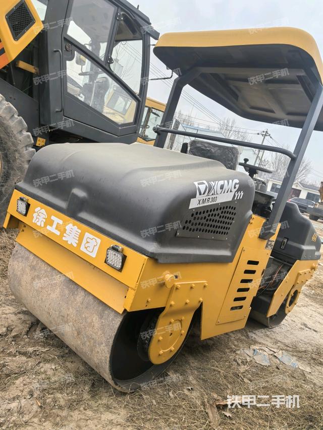 右后45°（压路机整机外观）