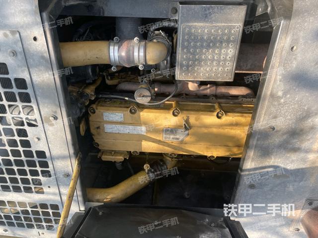 發(fā)動(dòng)機(jī)室（上車部件）