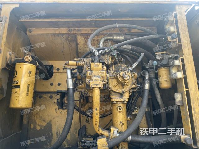 電瓶（大件艙室）