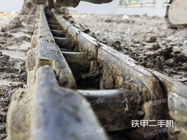 右驅動輪（行走機構）