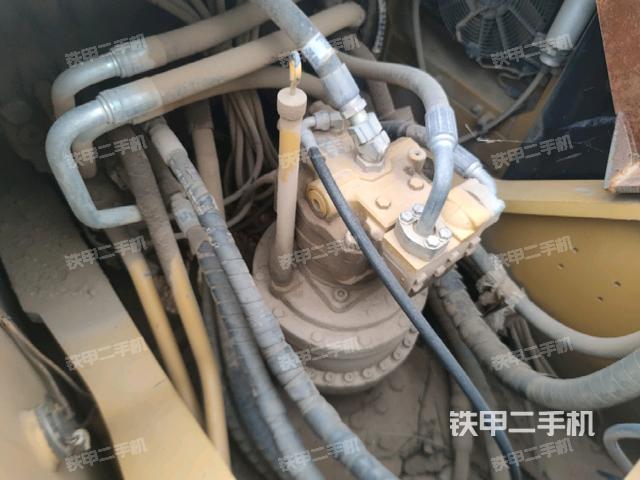 回转马达和主控阀（整机外观）