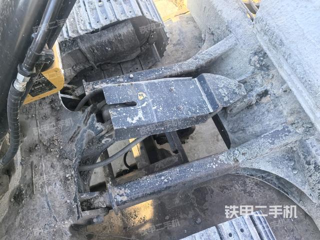 转盘和下车架正前（工作和回转装置）