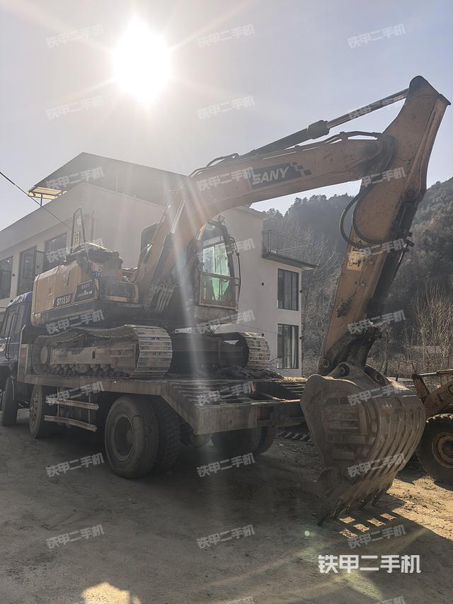 三一重工SY135C挖掘机