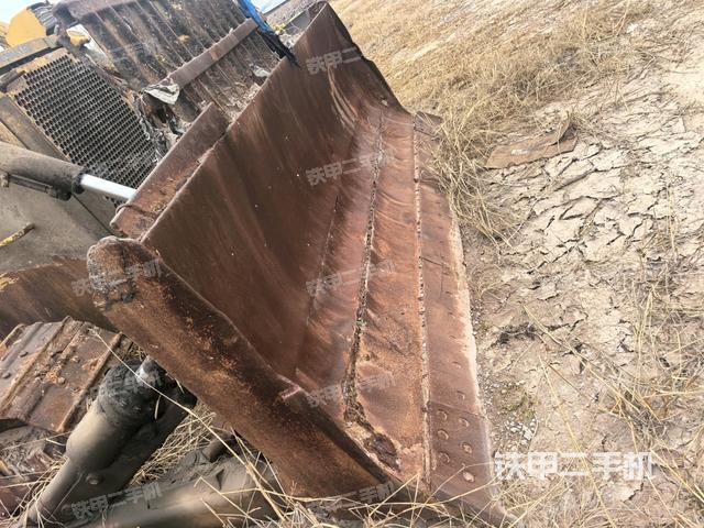 推土鏟左后（推土機(jī)底盤(pán)及工作裝置）