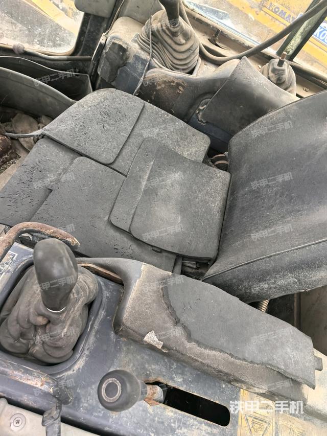 駕駛室左側(cè)全景照（推土機(jī)駕駛室）