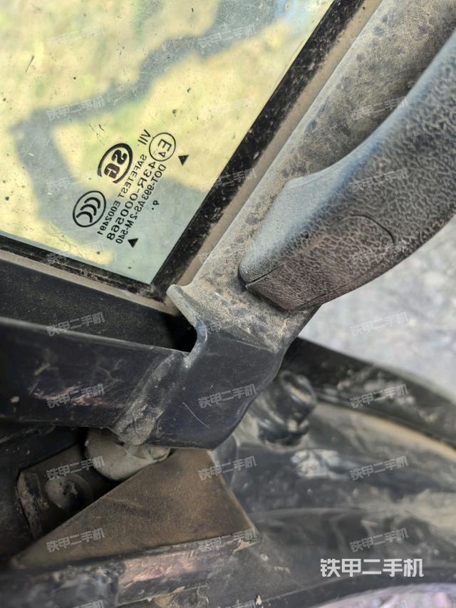 后窗玻璃角標(biāo)（駕駛室部分）