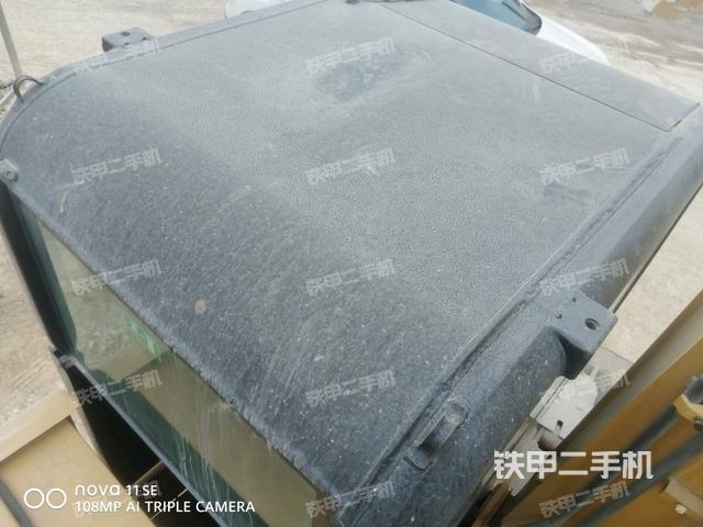 駕駛室頂部（整機外觀）