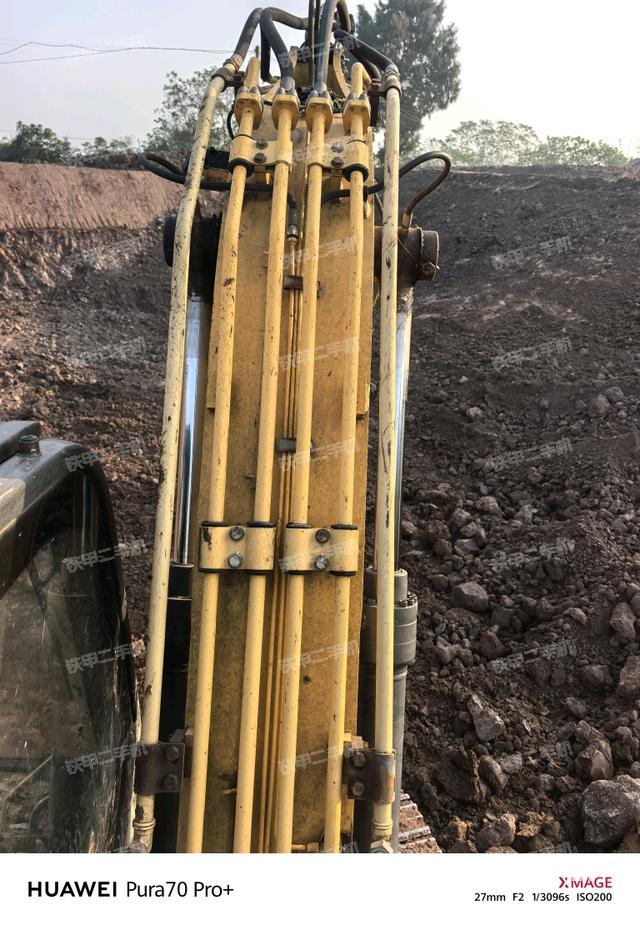 大臂背部俯視（工作和回轉(zhuǎn)裝置）