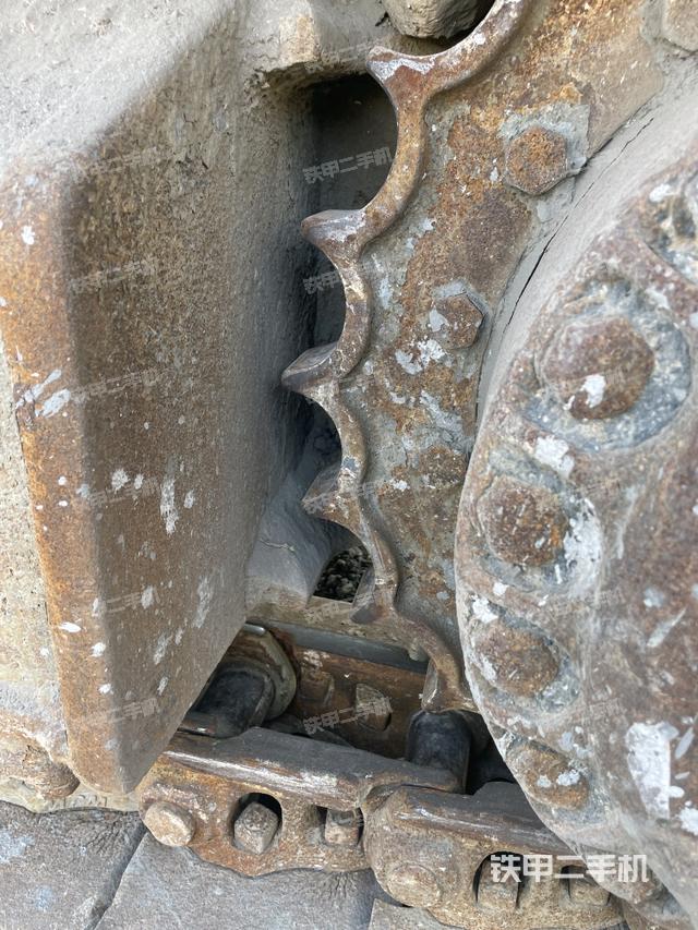 左驅(qū)動(dòng)輪（行走機(jī)構(gòu)）