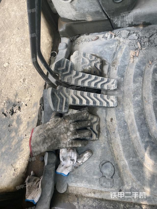 后窗玻璃角標(biāo)（駕駛室部分）