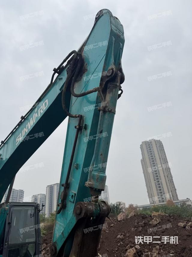 小臂整体右前（工作和回转装置）