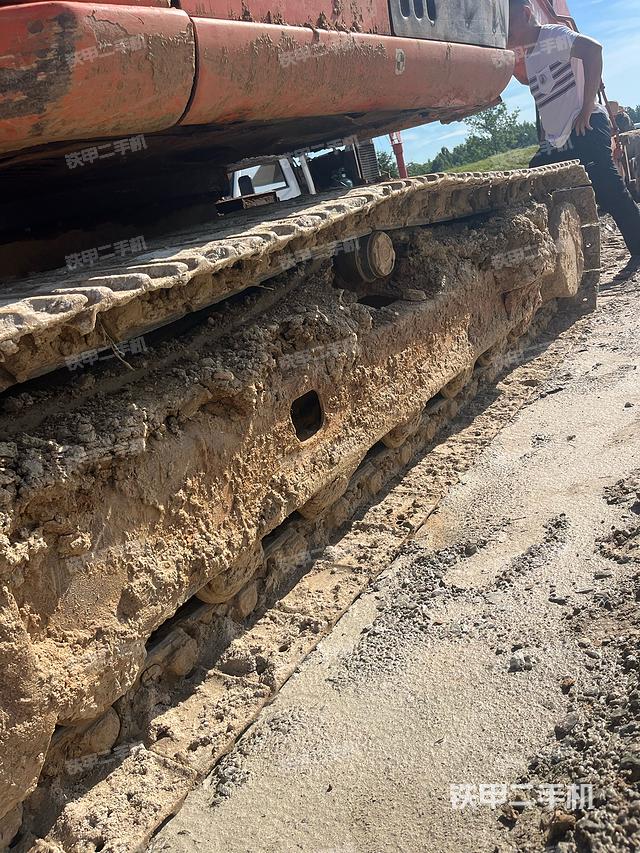 單側(cè)履帶整體（整機(jī)外觀）