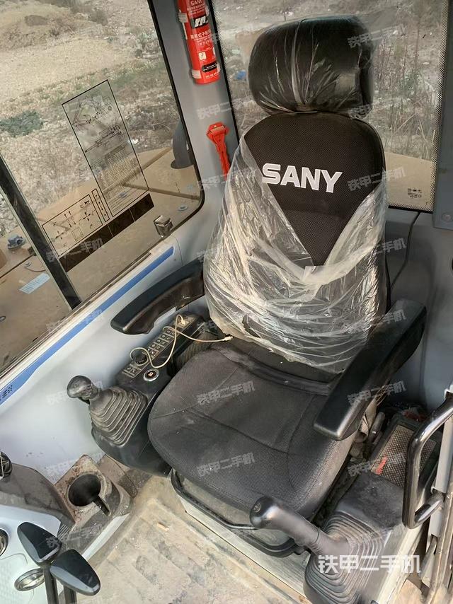 驾驶室整体（整机外观）