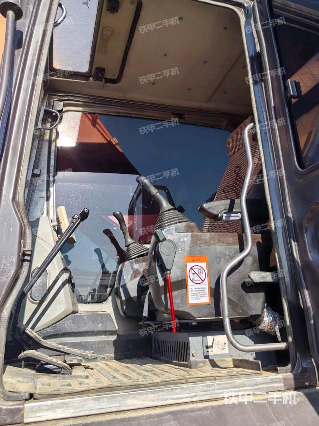 驾驶室整体（整机外观）