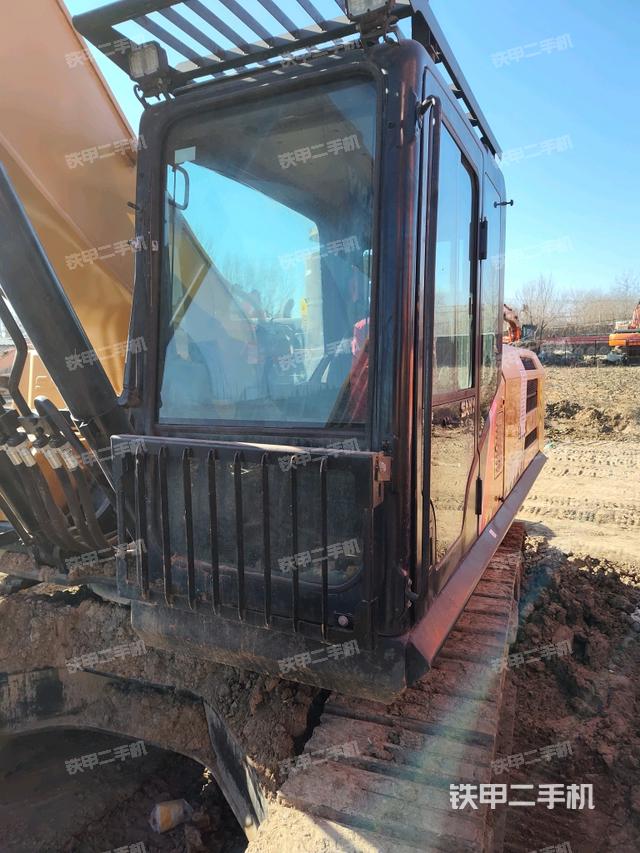 駕駛室整體（整機(jī)外觀）