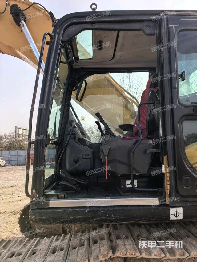 駕駛室整體（整機(jī)外觀）