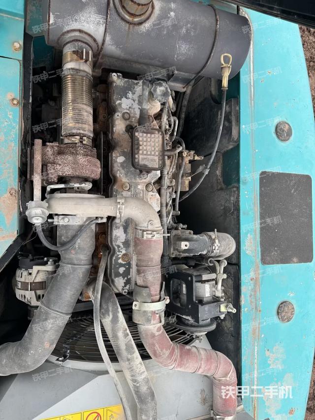 气门室盖螺丝特写（上车部件）