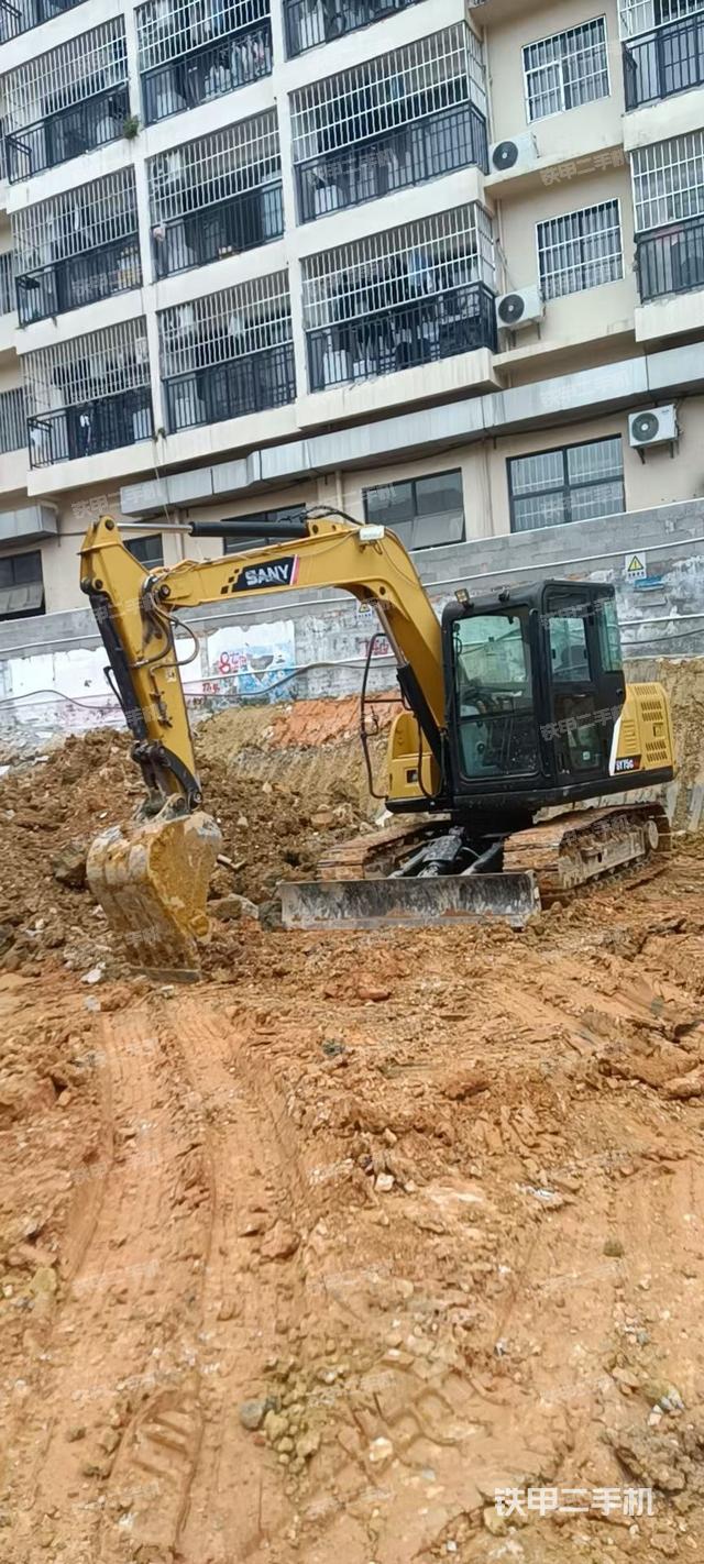 驾驶室顶部（整机外观）