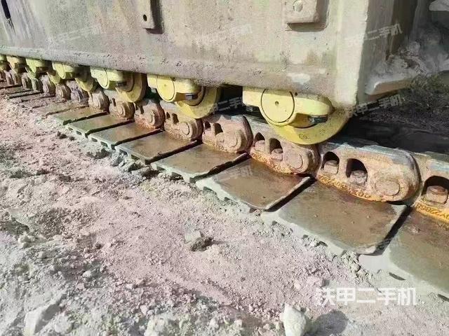 單側(cè)履帶整體（整機(jī)外觀）