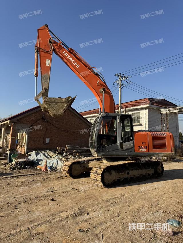 日立ZX200-3挖掘机