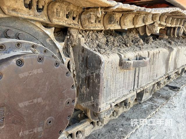 單側(cè)履帶整體（整機(jī)外觀）