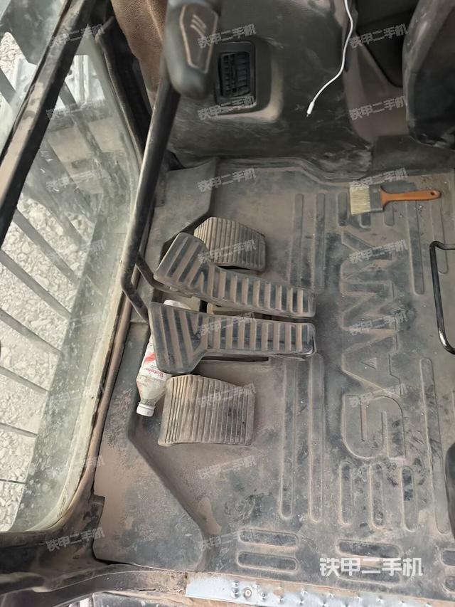 后窗玻璃角標(biāo)（駕駛室部分）