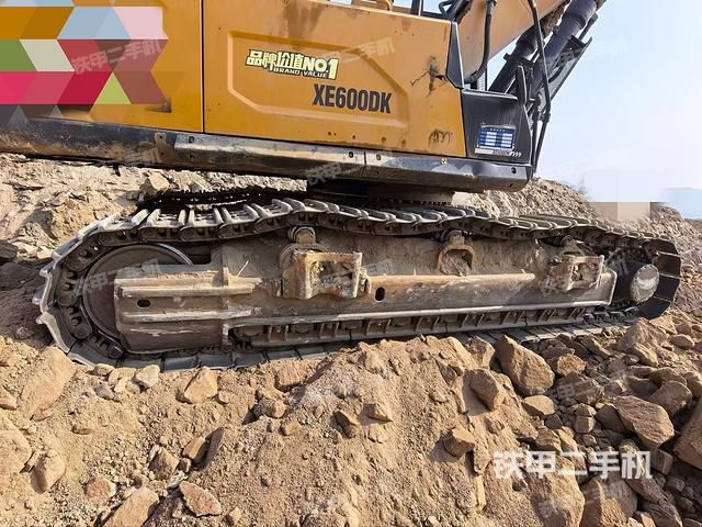 左侧履带整体 （行走机构）