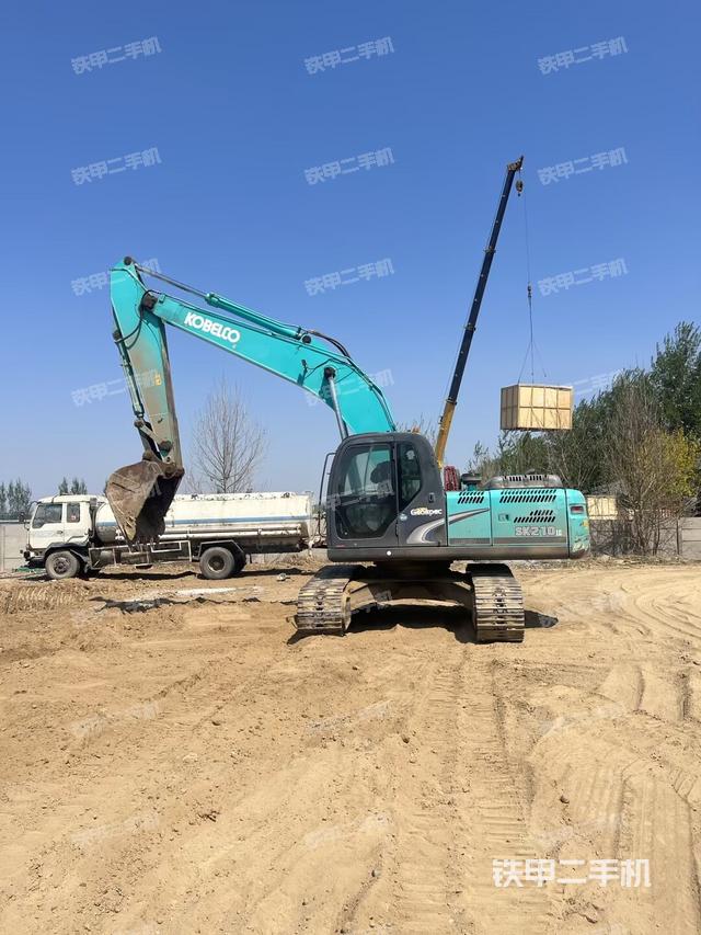 神钢SK210LC-8挖掘机