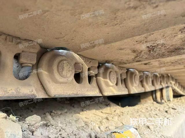 單側(cè)履帶整體（整機(jī)外觀）