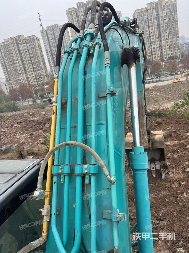 大臂背部俯视（工作和回转装置）